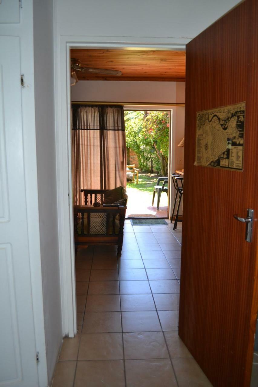 Hotel Crowned Crane Gonubie Esterno foto