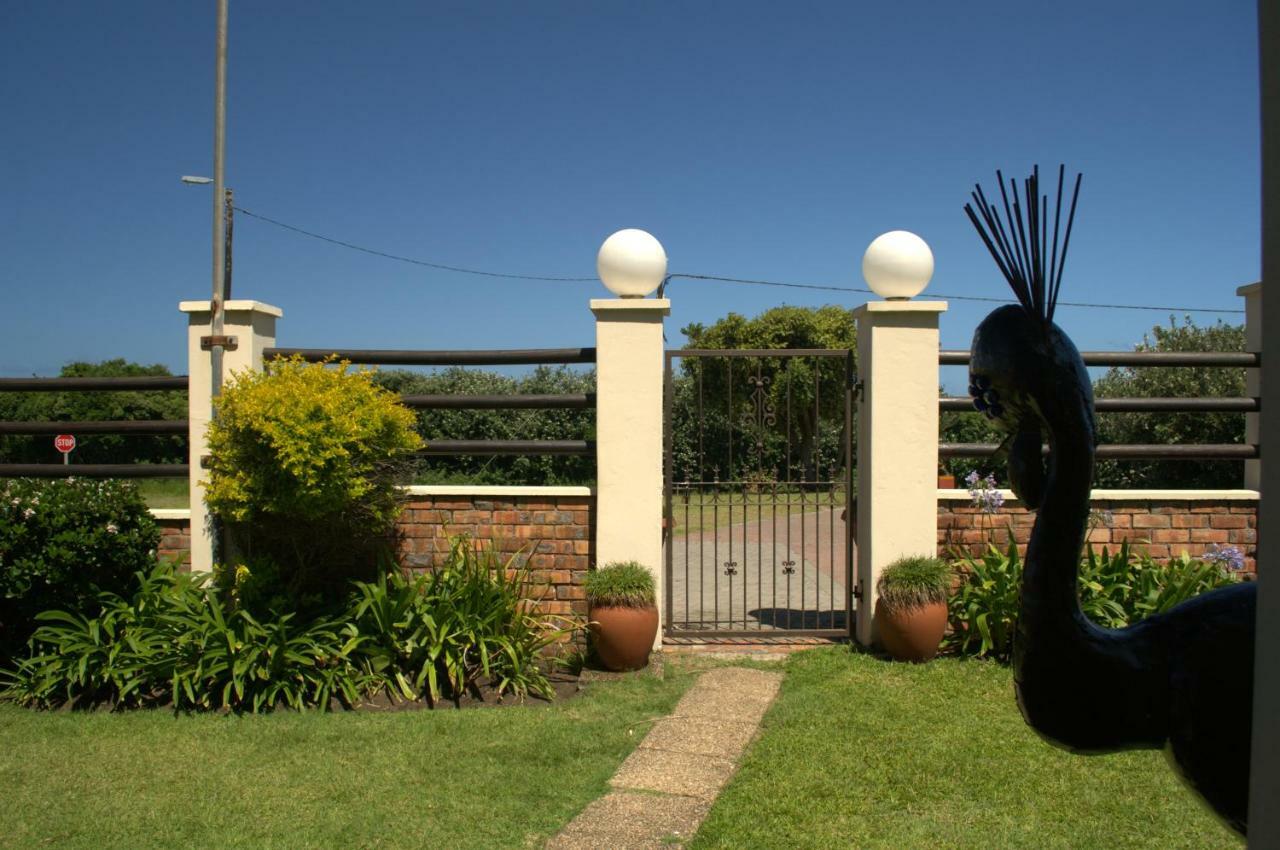Hotel Crowned Crane Gonubie Esterno foto