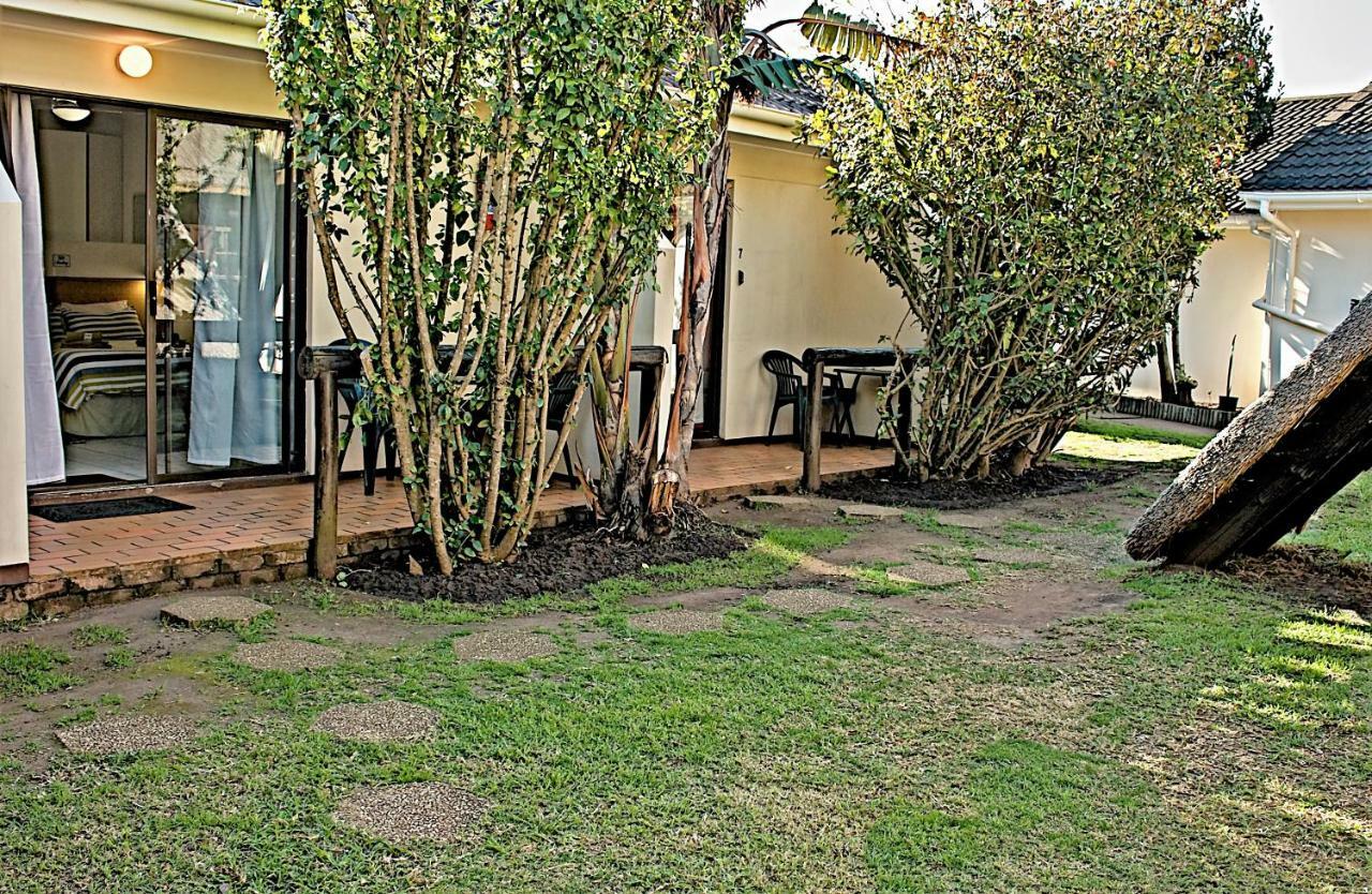 Hotel Crowned Crane Gonubie Esterno foto